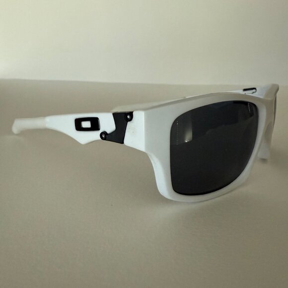 Oakley Jupiter Mens Sunglasses Black Lenses - Picture 2 of 9